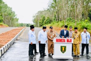 Habiskan Rp104 Miliar, Jalan Nan Sarunai Kabupaten Tabalong Dibuka Presiden Jokowi