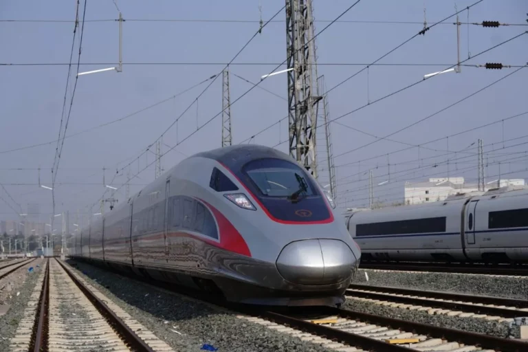 Kereta Cepat Jakarta-Bandung (KCJB) 3