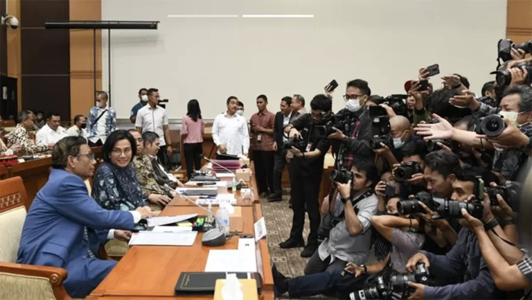 Sri Mulyani Klaim Tak Beda Data dengan Mahfud MD