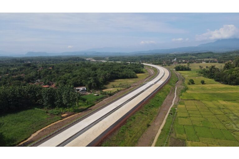 Tol Cisumdawu Dibangun Brantas Abipraya dengan Kualitas Unggul