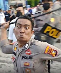 Tata Ulang Partai Coklat 