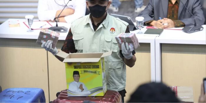 KPK Sita Barang Milik Terkait Kasus Paman Birin