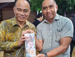 I Wayan Sumerta Ketua Koperasi Desa Wisata Pasarkan Arak Bali ke Dunia Internasional 
