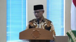 Raih Gelar Doktor Sangat Memuaskan, Ketum PP Muhammadiyah Ucapkan Selamat kepada Husni Amriyanto