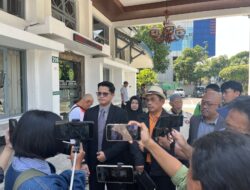 Gus Nur Gugat Negara Rp4,2 Miliar, Klaim Ijazah Jokowi Tak Pernah Ditunjukkan di Persidangan