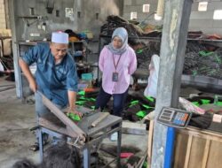 KUR BNI Jember Angkat Usaha Sapu Ijuk ‘Ken Dedes’ di Semboro Naik Kelas