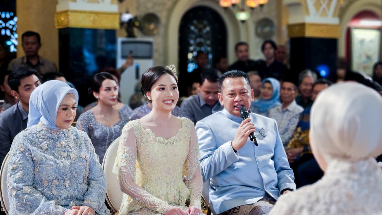 Wakil Ketua Umum Partai Golkar, Bambang Soesatyo (Bamsoet) bersama istri Lenny Sri Mulyani