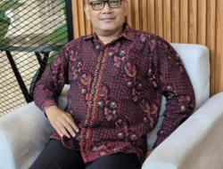 Otoritas Jasa Keuangan atau Perdagangan (juga)?