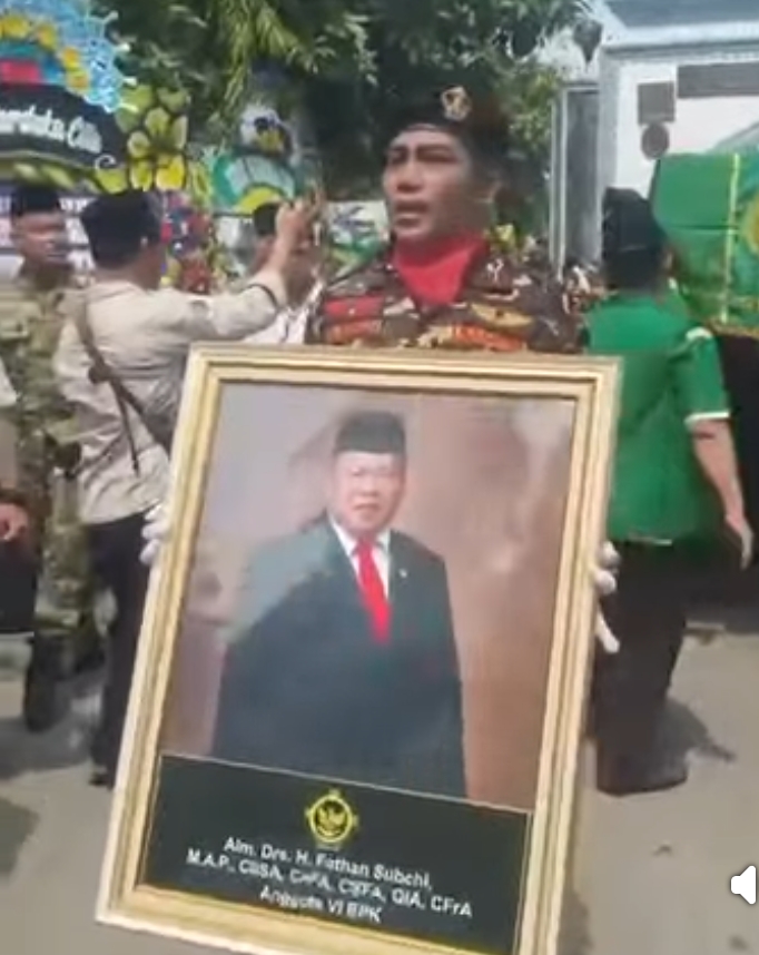 Sumur dari Demak. Mengenang Sahabat Fathan Subchi.